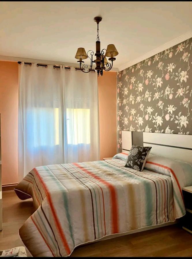 Alojamiento En Playa Del Arbeyal Gijón Exterior foto